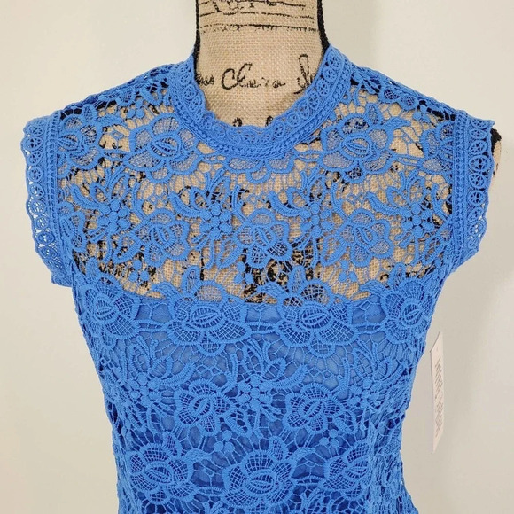 NANETTE LEPORE Women's Venetian Blue Lace Cutout Shell Size Small Blue New - Picture 7 of 14